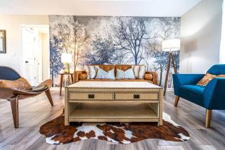 NEW Fully stocked luxury home close to I65 and I72 - 0