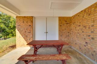 2 Mi to Dtwn Natchez Cozy Home with Yard and Patio! - 8