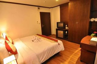 Hemingway's Hotel - Patong - 3