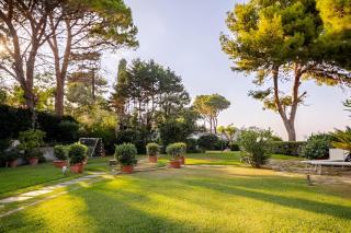Alle due Torri, villa sulla roccia a picco sul mare - 1