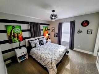 Luxury Listing - 92 Walkable Score Downtown Kzoo - 1
