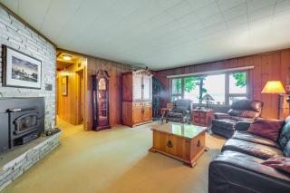 Waterfront Torch Lake Cottage with Dock and Fire Pit! - 7