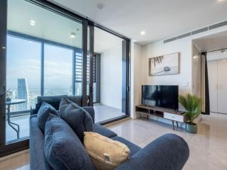 Oceanfront Escape 2 Beds Home with Pool and Carpark - Gold Coast - 2