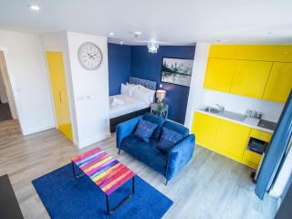 Blue shade studio apartment in Sheffield City - Sheffield - 8