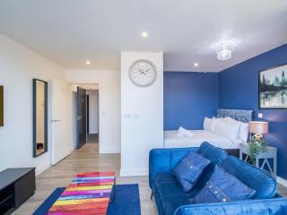 Blue shade studio apartment in Sheffield City - Sheffield - 4