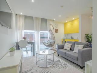 Chic and Cheerful pad in Sheffield City - Sheffield - 0