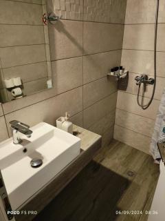 elenamou rooms - 9