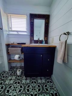 Pet friendly minutes to beach - - 1