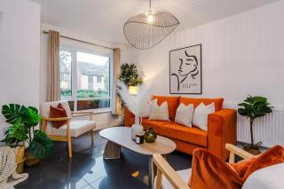 NEW Terracotta House - Fabulous 3 Bedroom House in Stoke-on-Trent - Stoke on Trent - 6