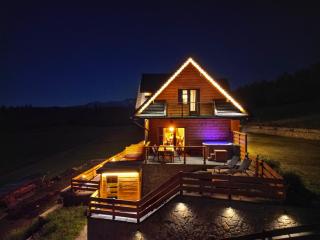Segmenty z prywatnym jacuzzi i widokami na góry i jezioro - Falsztyn - 0