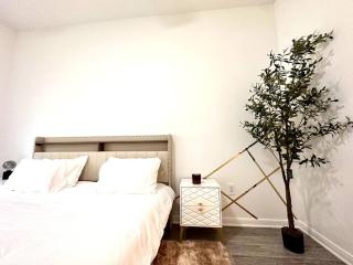 Brand new 1 bed apt in the heart of Midtown - 6