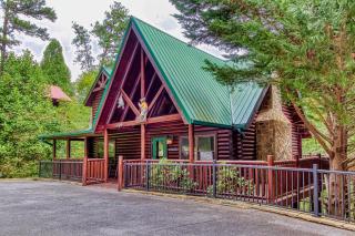 A Touch of Class Holiday home - Gatlinburg - 6