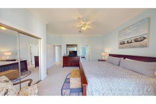 Golfer Hideaway in Prestigious Litchfield - 6