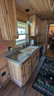 Cozy Cabin on 80 acres in The Ozarks, very unique! - West Plains - 2