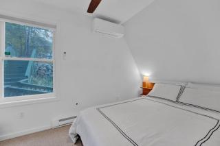 Lakefront A-frame Hot Tub, Dock, Kayaks, Games - 5