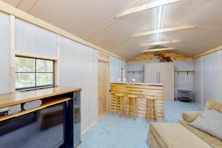 Bears Den at Acorn Dr. - 9