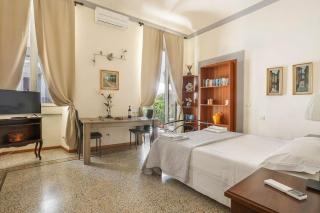 Next to the Duomo of Florence, Raffaello, with Private Patio - Florence - 0