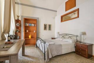 Next to the Duomo of Florence, Raffaello, with Private Patio - Florence - 1