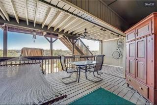 3 story with Lake Views, Golf, Amenities - Leander - 7
