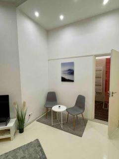 Lovely little downtown studio next to Subway,Metro - Budapest - 8