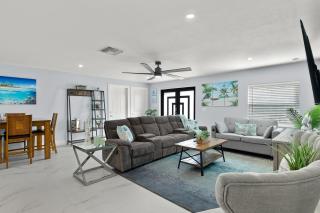 6 Bed 4 Bath Family Fun Pool Home Near Beach! - Naples - 3