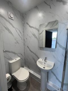 Brynhyfryd Guest House - 4