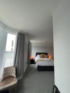 Brynhyfryd Guest House - 9