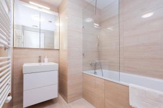Sky Park Tower 3, free parking and beautiful views - Bratislava - 4