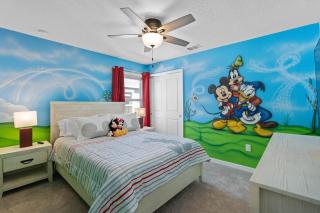 Epic 8BR Villa Free Arcade Theater Pool Spa! - Davenport - 7