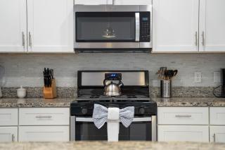 4BD All Suites Home with BBQ minutes from Disney - 4