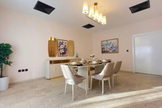 Spacious Serenity 5BR in Al Danah Near Corniche - 2