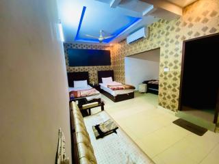 Royal Gulberg Hotel - Lahore - 2