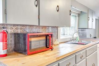 Large Yard and Fire Pit Pet-Friendly Ravenna Home! - Streetsboro - 2