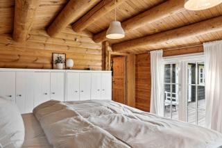 Charming Log Cabin Near The Sea - Marielyst - 0