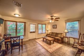Annettes Cottage A - Fredericksburg - 2