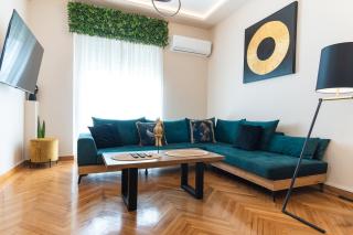 The Aristocratic House - Athene - 4