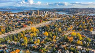 Treehouse Deck House at Green Lake - 9