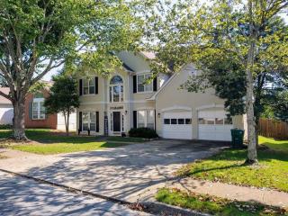 Spacious 2 Story 4-5 Bdms 3 Baths Near Stadiums - 0