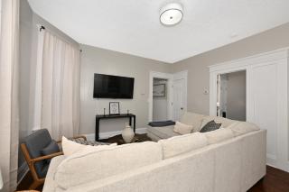 3 Bed Spacious 1st Floor Apt at Tremont - Cleveland - 4
