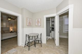 3 Bed Spacious 1st Floor Apt at Tremont - Cleveland - 2