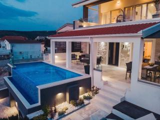 Seaside luxury villa with a swimming pool Razanj, Rogoznica - 23572 - Rogoznica - 3