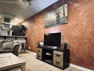 TWO townhomes for your giant group! - 5