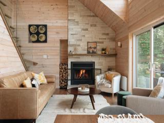 Le Montagnia escape to Tremblant with hot tub - Val-des-Lacs - 2