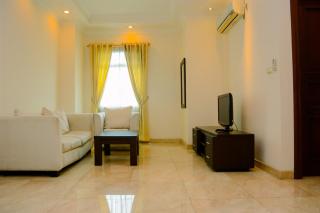 Modern 2BR at The Belleza Apartment By Travelio - 5