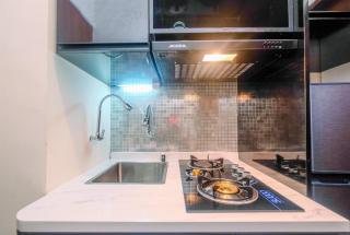 Spacious 1BR at Grand Kamala Lagoon Apartment By Travelio - Bekasi - 4