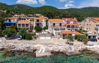 Pet Friendly Home In Blato With Kitchen - Blato - 9