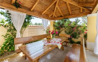 2 Bedroom Stunning Apartment In Fondole - Fondole - 5