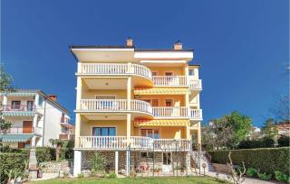 1 Bedroom Gorgeous Apartment In Selce - 4