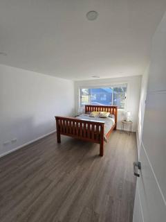 Luxury 5 Bedrooms 3 full Bathrooms home in centre of Rouse Hill - Riverstone - 9