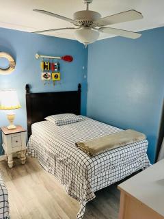2 BR Condo Walk to the Beach - South Padre Island - 5